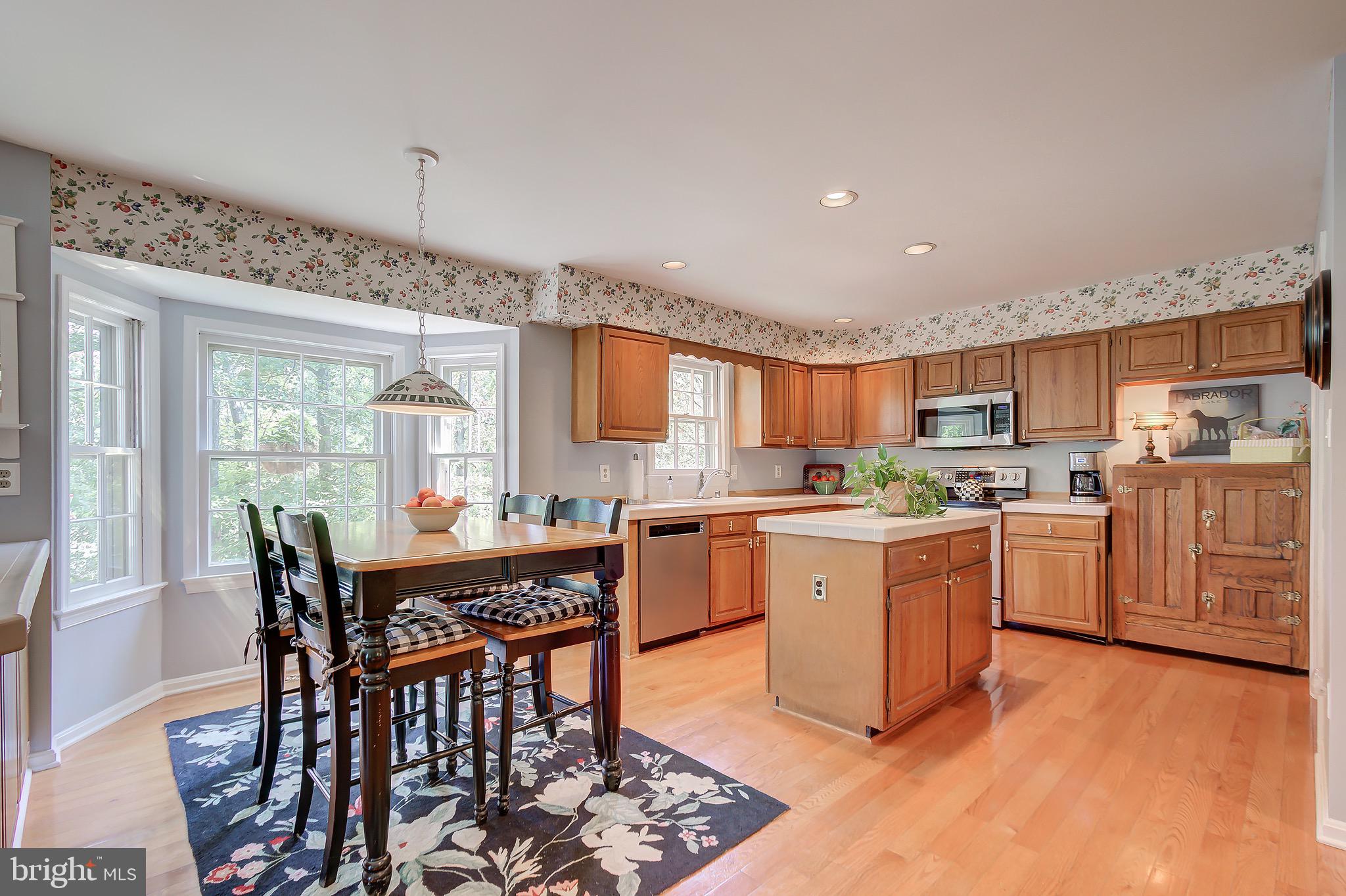 11972 Grey Squirrel Lane Reston, VA 20194 - Photo 23 of 70 Sunny Bay Window in Kitchen