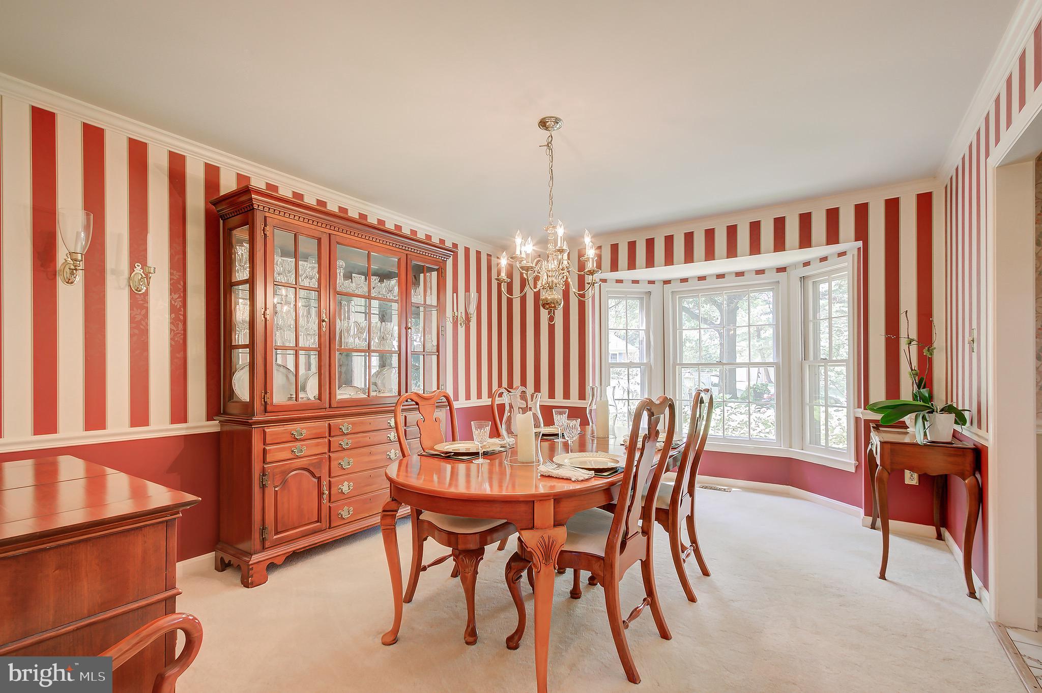 11972 Grey Squirrel Lane Reston, VA 20194 - Photo 32 of 70 Dining Room With Bay Window