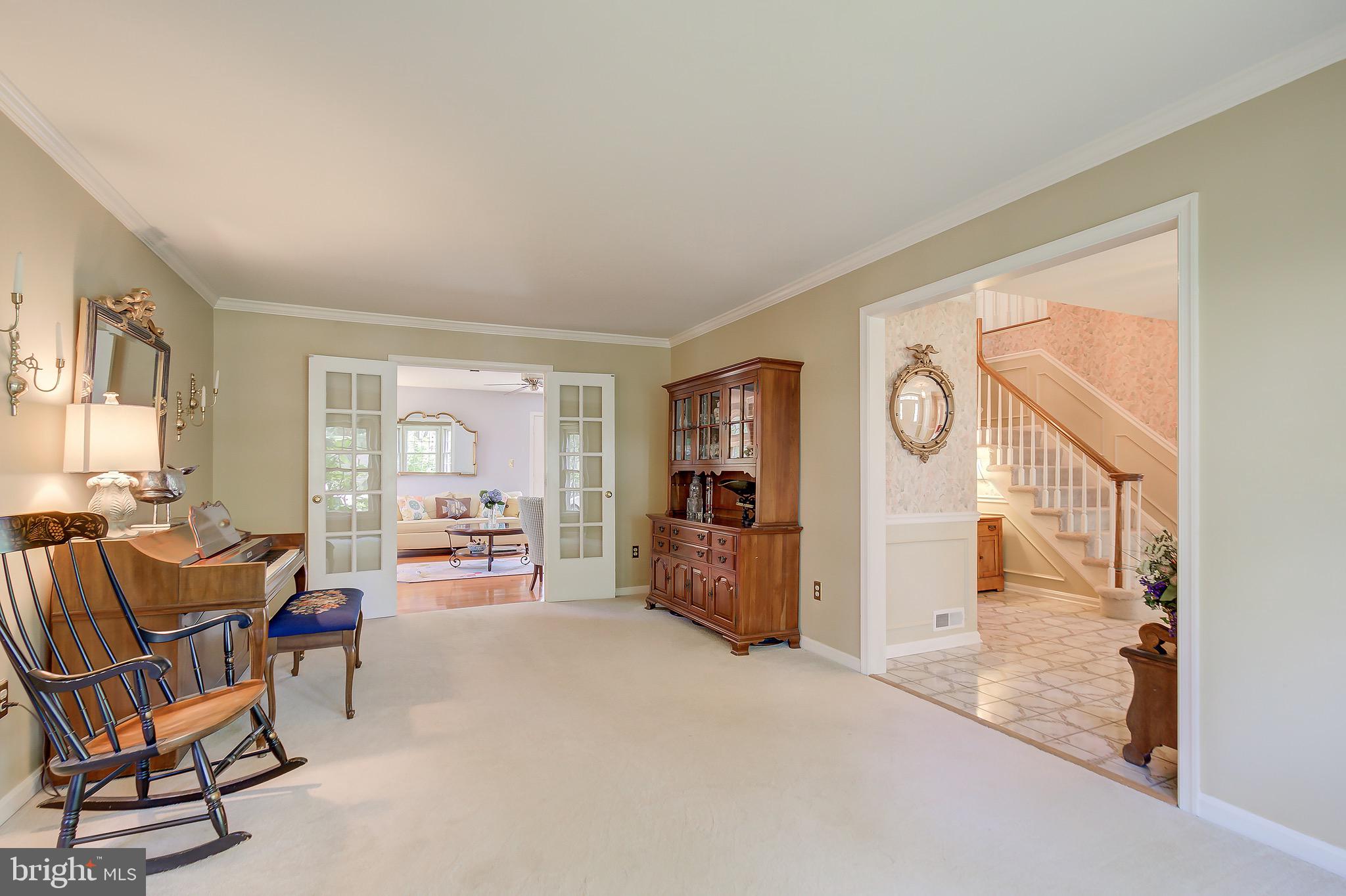 11972 Grey Squirrel Lane Reston, VA 20194 - Photo 33 of 70 Living Room