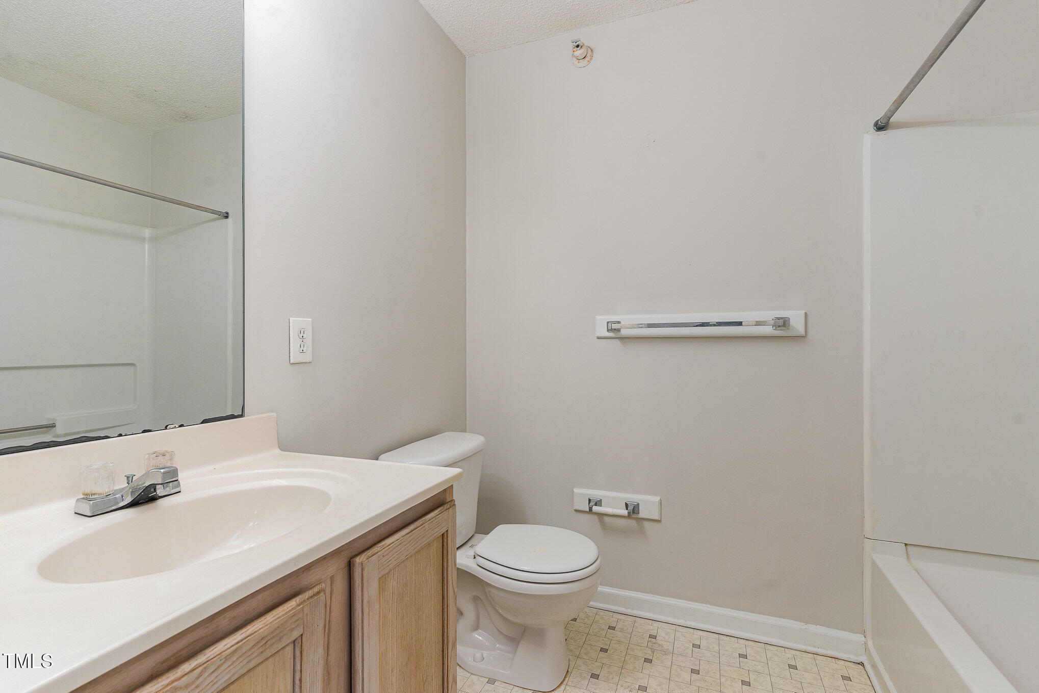 2020 University Woods Road, Unit 203 Raleigh, NC 27603 - Photo 8 of 16 008_dsc00020-edit_375