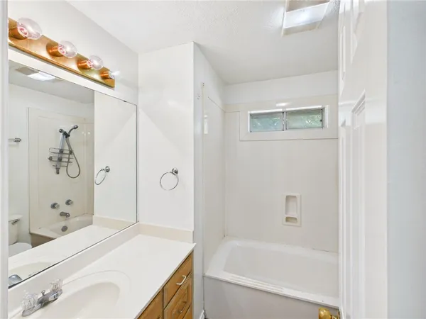 $2,200 | 301 Rosemary Lane, College Station, TX 77840