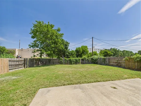 $2,200 | 301 Rosemary Lane, College Station, TX 77840