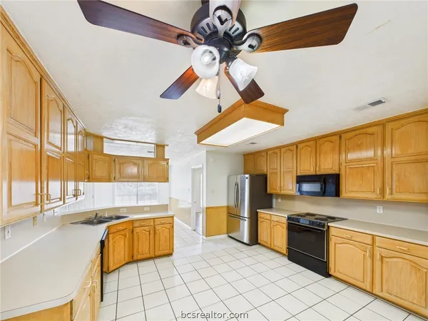 $2,200 | 301 Rosemary Lane, College Station, TX 77840