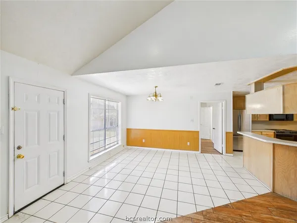 $2,200 | 301 Rosemary Lane, College Station, TX 77840