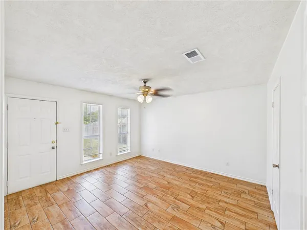 $2,200 | 301 Rosemary Lane, College Station, TX 77840