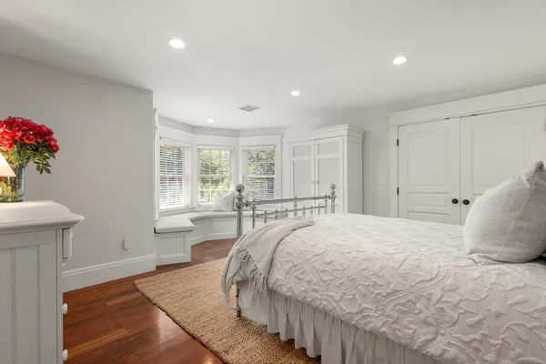 $5,995,000 | 3 Stone Bridge Lane, Milton, MA 02186