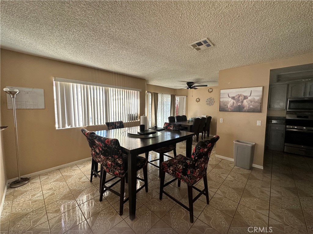 5147 Moonraker Road Palmdale, CA 93552 - Photo 3 of 17