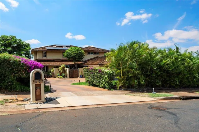 $2,449,000 | 56 South Iwa Place, Lahaina, HI 96761