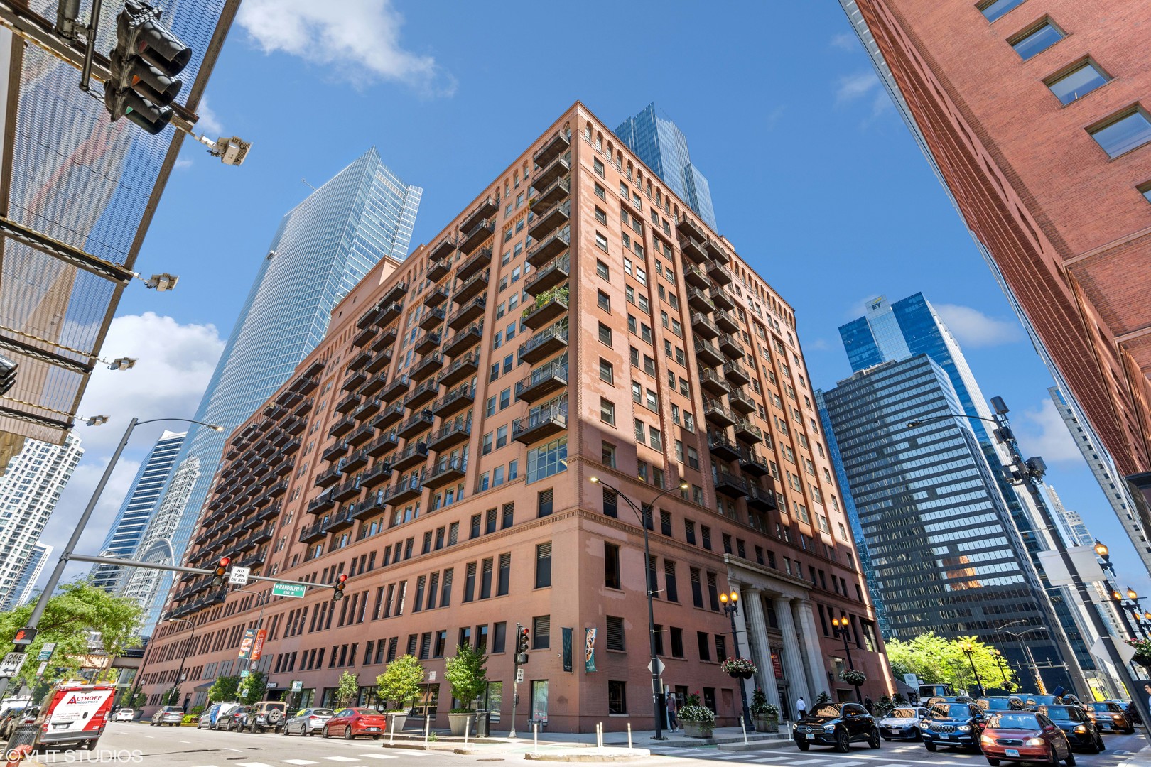 165 North Canal Street, Unit 706 Chicago, IL 60606 - Photo 1 of 27 a view of a tall building
