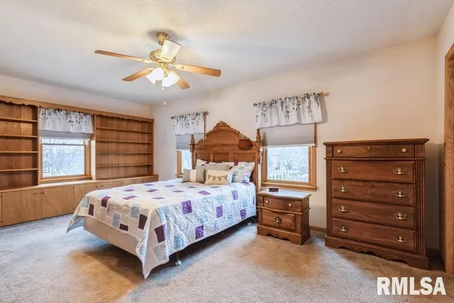 $165,000 | 801 10th Avenue, Fulton, IL 61252