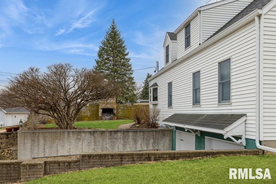 801 10th Avenue Fulton, IL 61252 - Photo 3 of 24