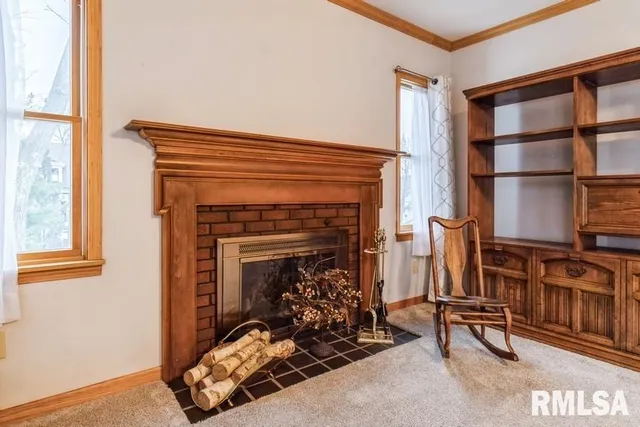 $165,000 | 801 10th Avenue, Fulton, IL 61252