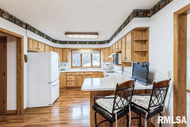 $165,000 | 801 10th Avenue, Fulton, IL 61252