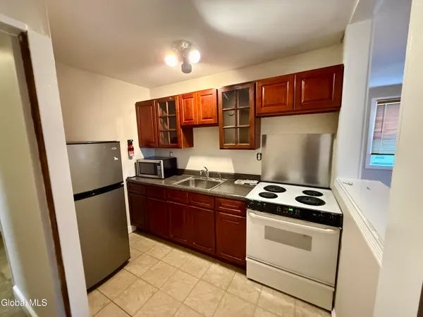 $1,050 | 751 Hudson Avenue, Unit 7, Stillwater, NY 12170