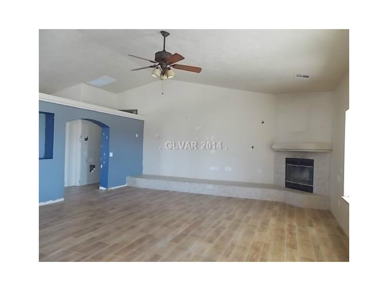 2741 West Blosser Ranch Road Pahrump, NV 89060 - Photo 14 of 19 Great Room.