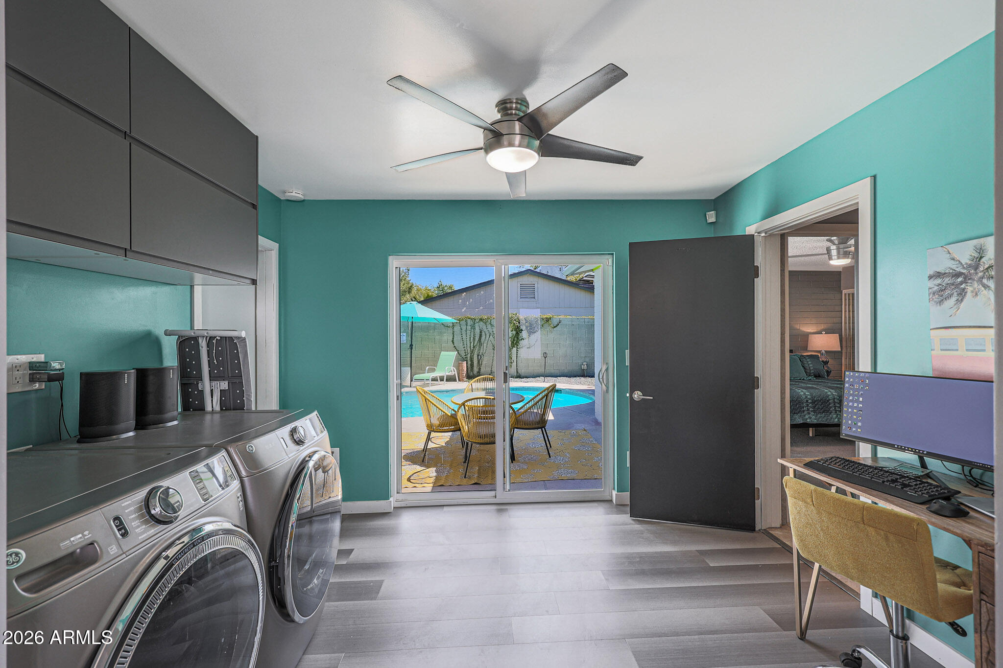 2201 East Marilyn Road Phoenix, AZ 85022 - Photo 24 of 47 a view of a livingroom with furniture and a ceiling fan