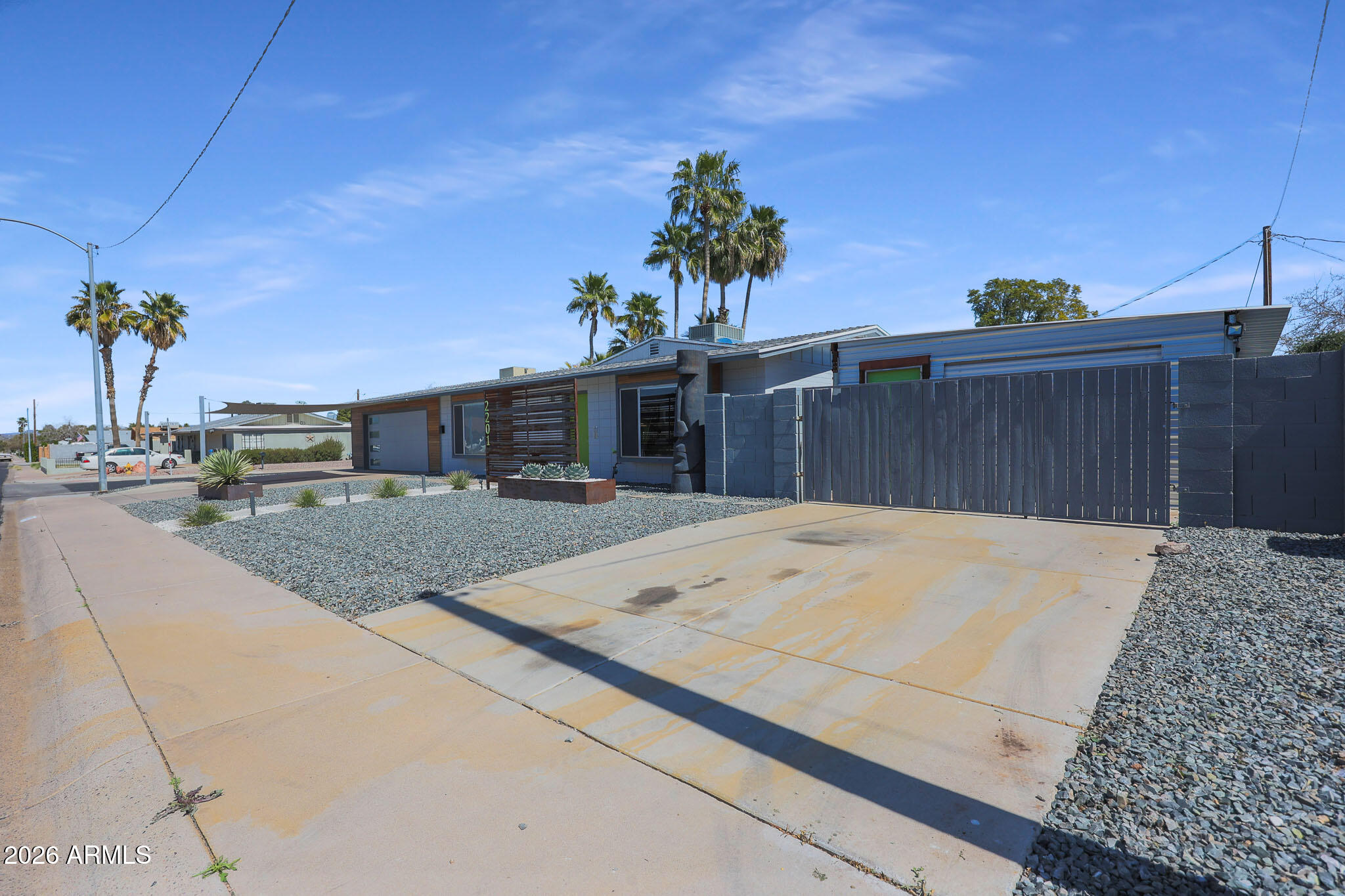 2201 East Marilyn Road Phoenix, AZ 85022 - Photo 3 of 47