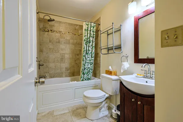 $389,900 | 6104 Locust Lane, Mechanicsburg, PA 17050