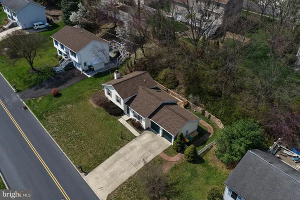 $389,900 | 6104 Locust Lane, Mechanicsburg, PA 17050