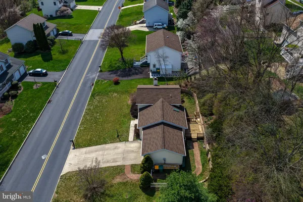 $389,900 | 6104 Locust Lane, Mechanicsburg, PA 17050