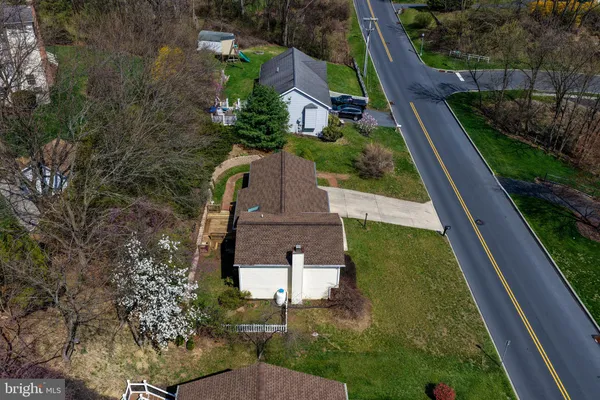 $389,900 | 6104 Locust Lane, Mechanicsburg, PA 17050