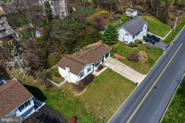 $389,900 | 6104 Locust Lane, Mechanicsburg, PA 17050
