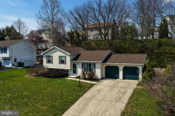 $389,900 | 6104 Locust Lane, Mechanicsburg, PA 17050