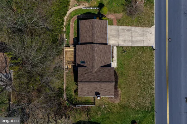 $389,900 | 6104 Locust Lane, Mechanicsburg, PA 17050