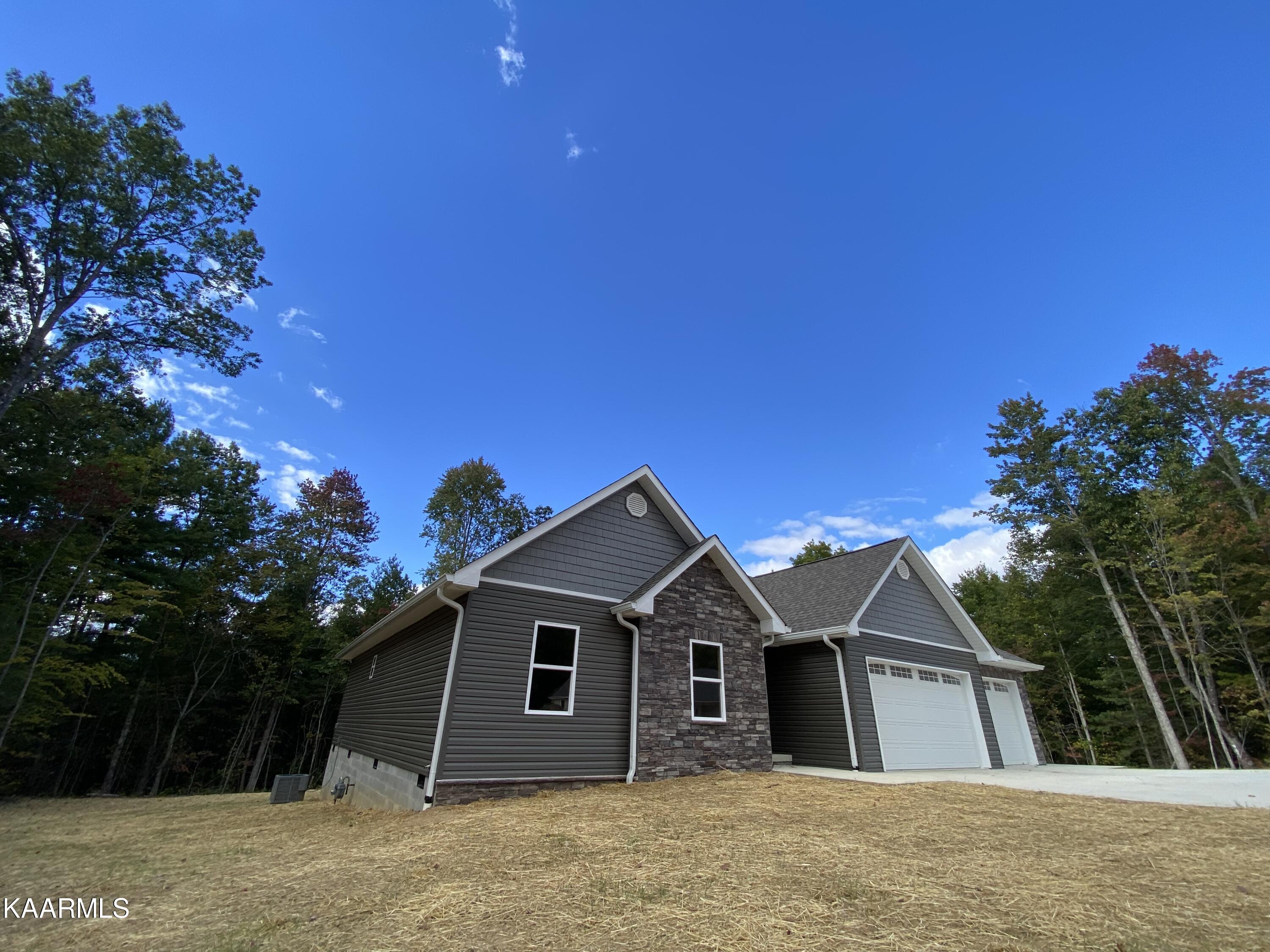 1150 Toomey Fls Road Oneida, TN 37841 - Photo 2 of 55 85ED2475-B861-4FA2-9E9F-B45C03AEA5DC