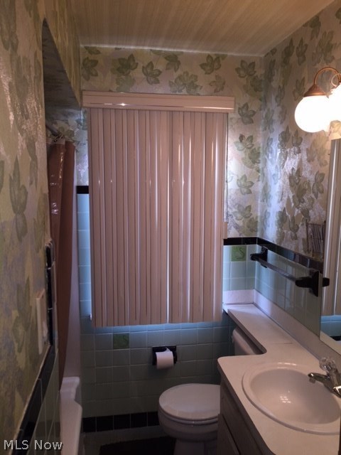 4224 Lambert Road Cleveland, OH 44121 - Photo 6 of 14