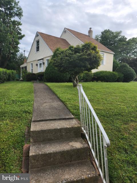 8726 Sagamore Road Philadelphia, PA 19128 - Photo 2 of 21