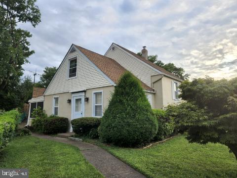 8726 Sagamore Road Philadelphia, PA 19128 - Photo 3 of 21