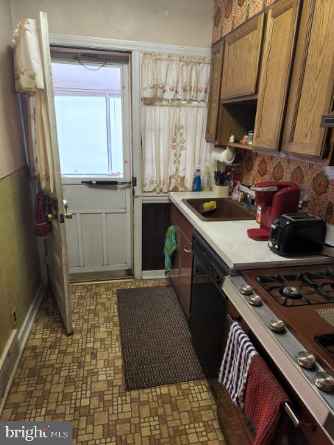 8726 Sagamore Road Philadelphia, PA 19128 - Photo 9 of 21