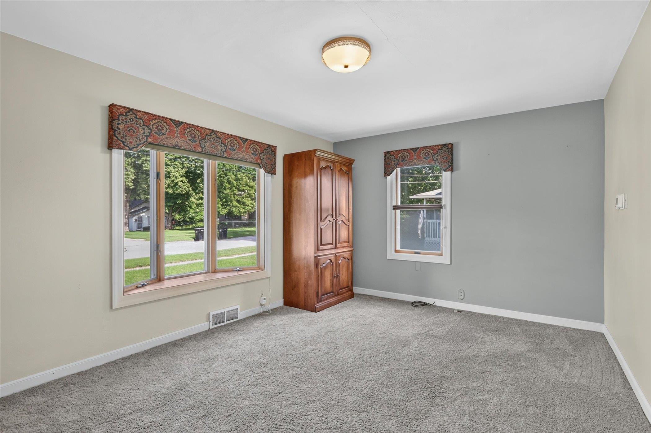 1129 Johnson Street Beloit, WI 53511 - Photo 16 of 35