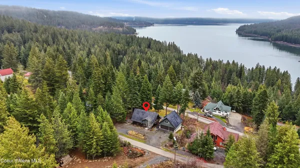 $885,000 | 21651 South Lakeview Drive, Worley, ID 83876