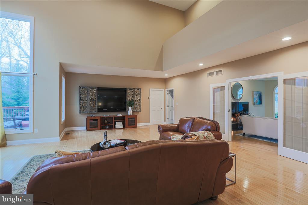 11674 Frederick Road Ellicott City, MD 21042 - Photo 21 of 45 Gallery Image 21