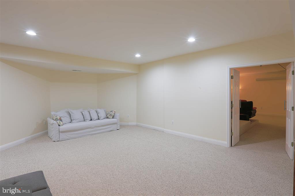 11674 Frederick Road Ellicott City, MD 21042 - Photo 36 of 45 Gallery Image 36