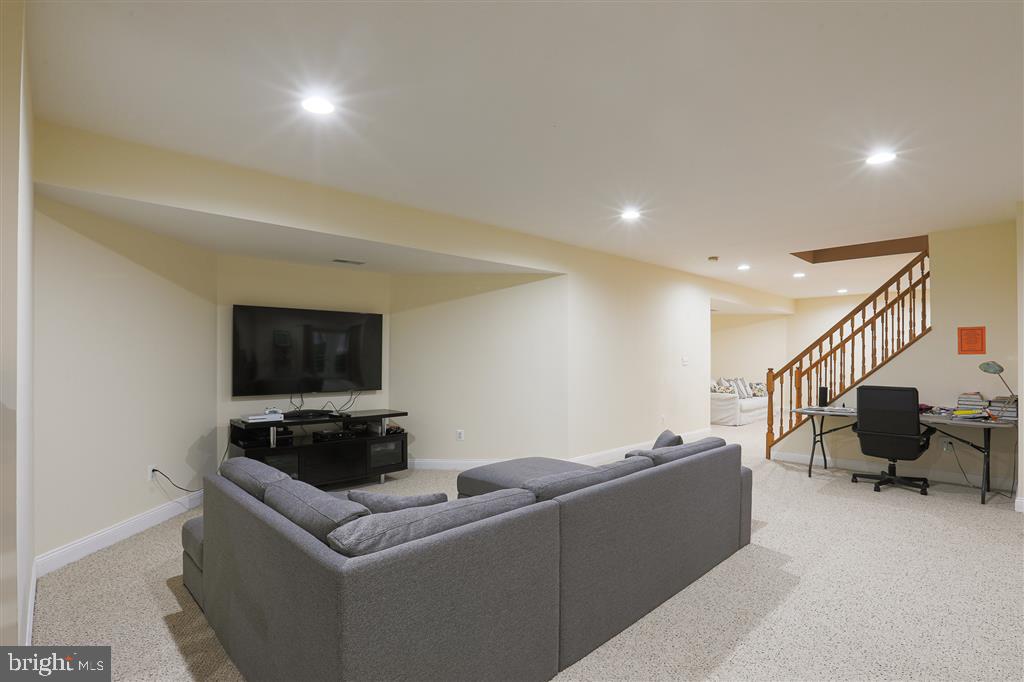 11674 Frederick Road Ellicott City, MD 21042 - Photo 38 of 45 Gallery Image 38