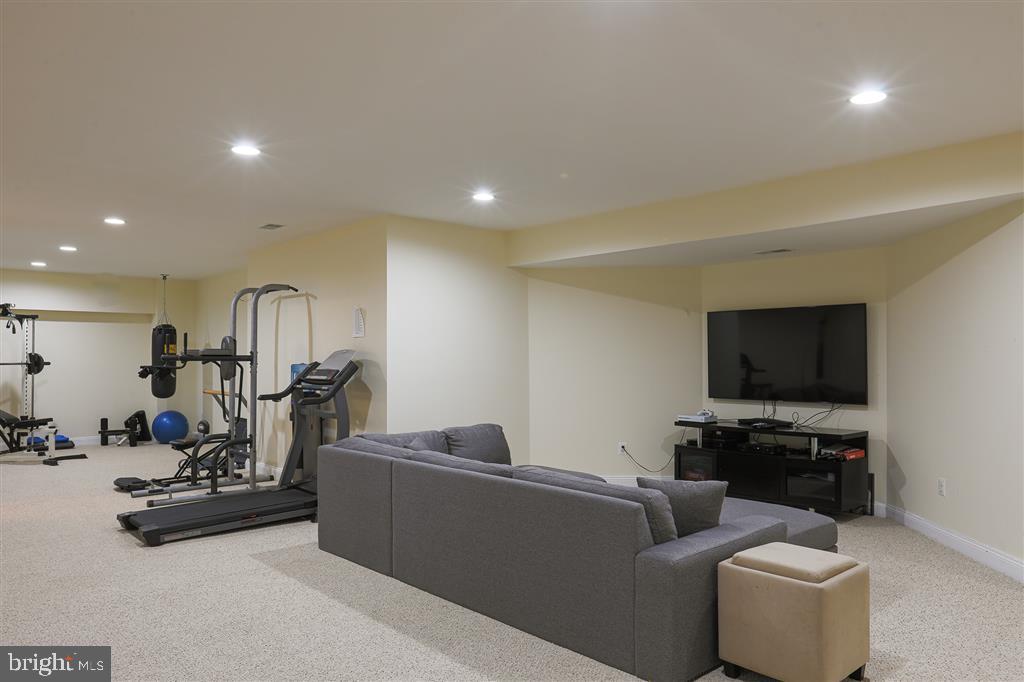 11674 Frederick Road Ellicott City, MD 21042 - Photo 39 of 45 Gallery Image 39