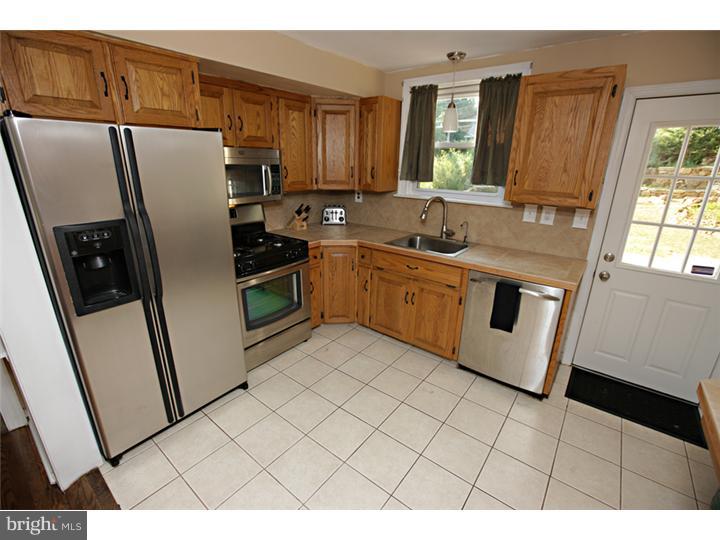 11 Beekman Road Wilmington, DE 19809 - Photo 4 of 16 Kitchen