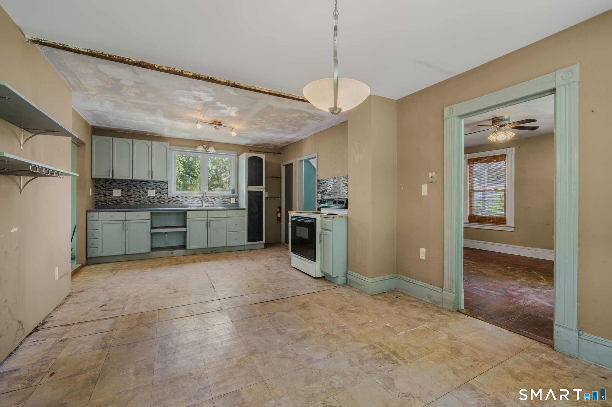 180 N Road Groton, CT 06340 - Photo 14 of 26