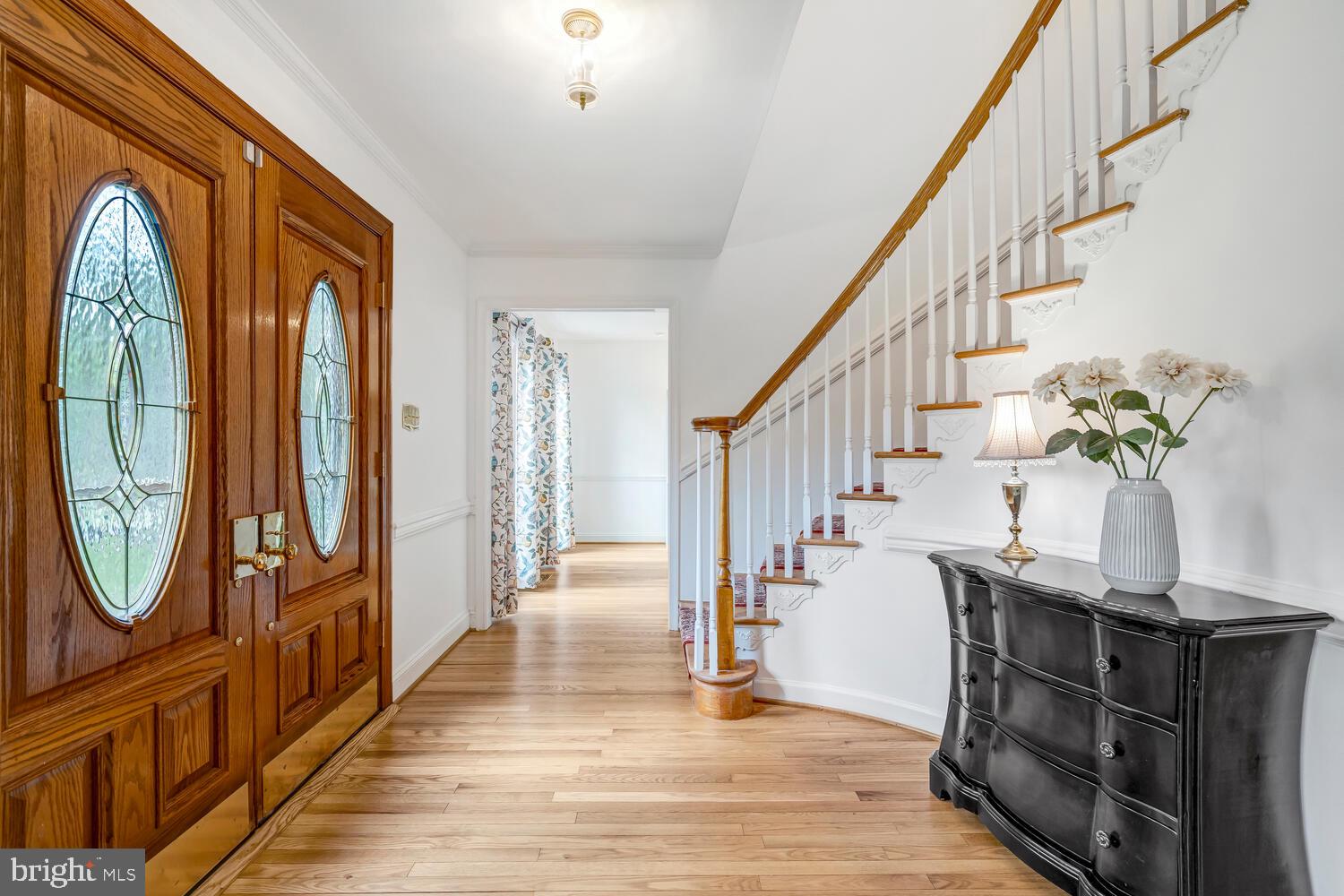 723 Forest Park Road Great Falls, VA 22066 - Photo 12 of 71 Enter through this gorgeous foyer
