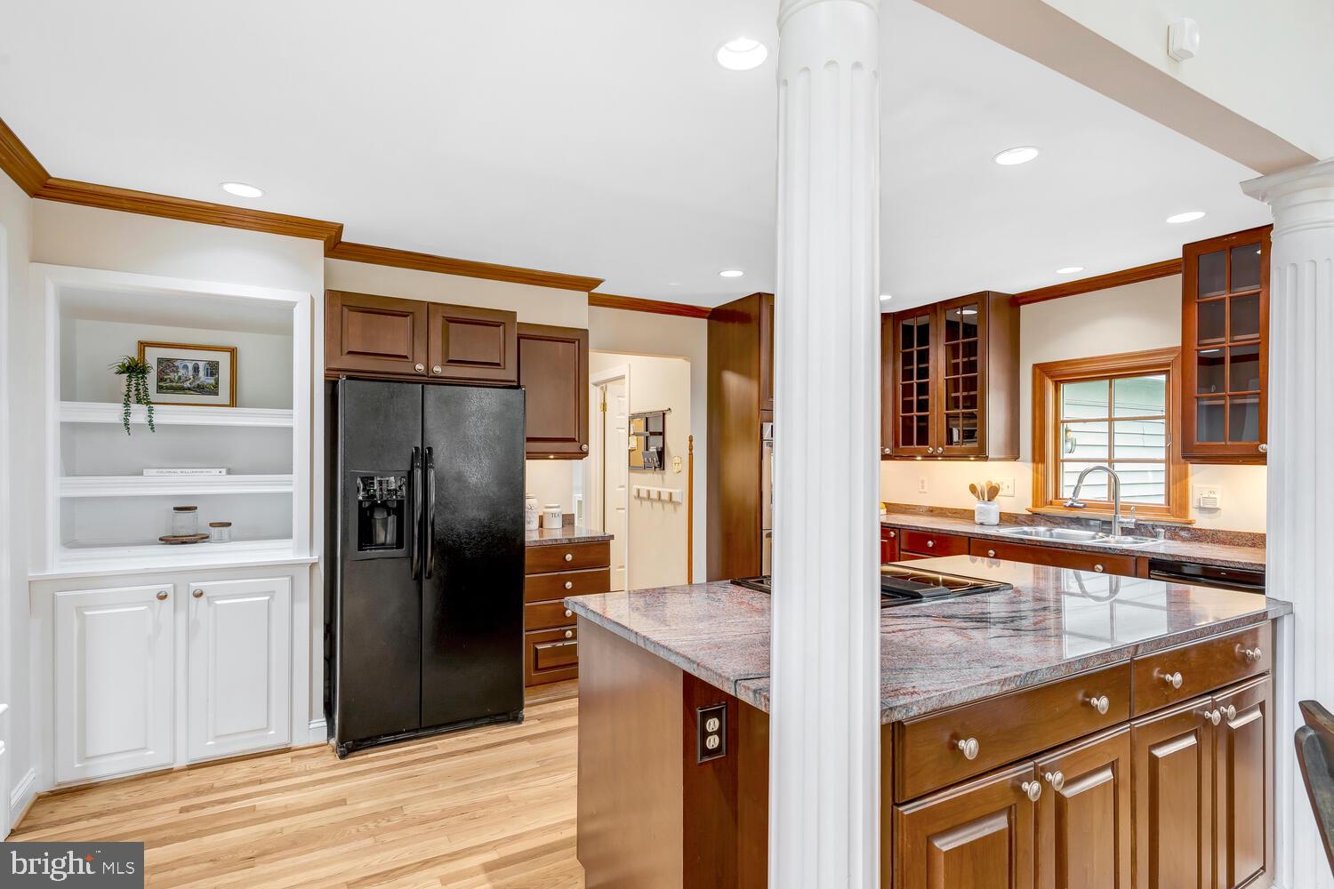 723 Forest Park Road Great Falls, VA 22066 - Photo 22 of 71 Central in the home