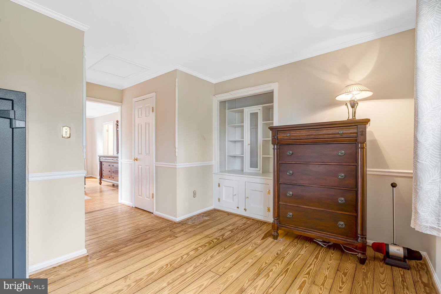 723 Forest Park Road Great Falls, VA 22066 - Photo 38 of 71 Upstairs sitting room