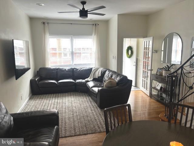 2335 South Chadwick Street Philadelphia, PA 19145 - Photo 3 of 10 Living Room