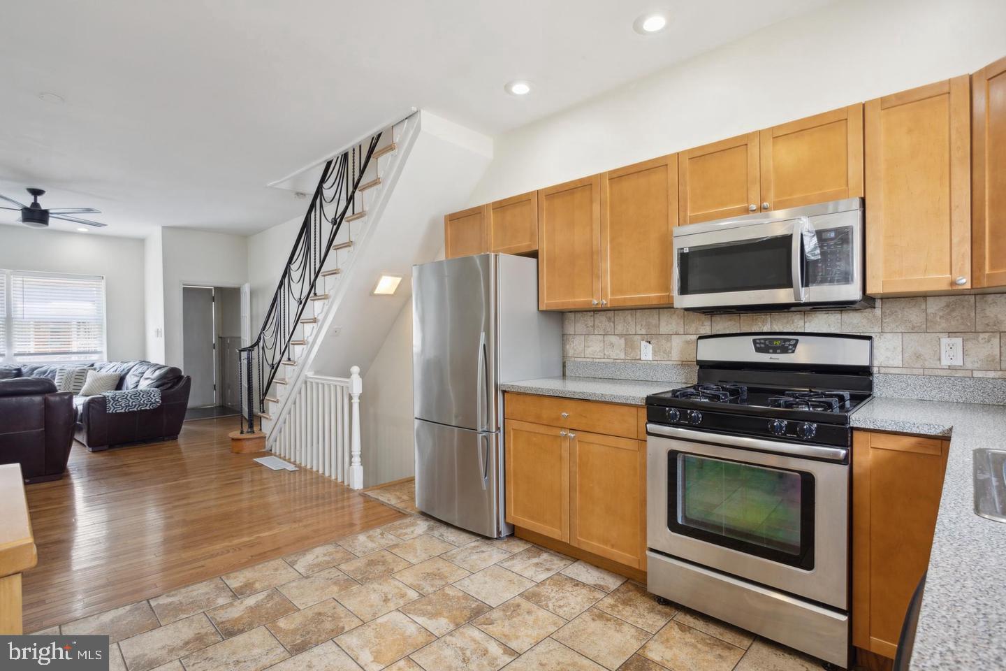2335 South Chadwick Street Philadelphia, PA 19145 - Photo 6 of 10 Kitchen