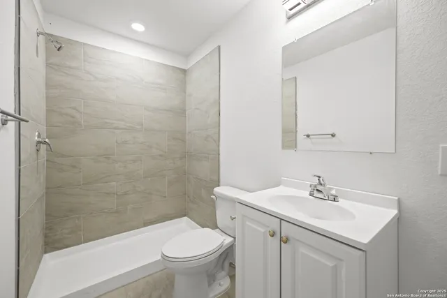 $1,100 | 138 Ware Boulevard, Unit 1101, San Antonio, TX 78221