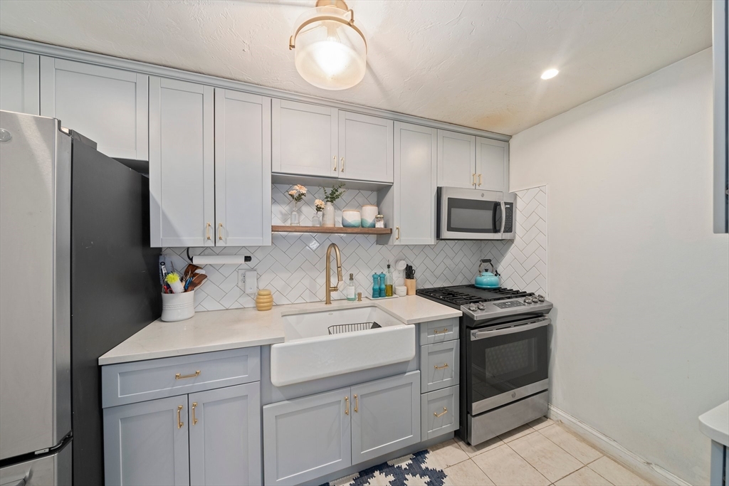 678 Plain Street, Unit 4A Marshfield, MA 02050 - Photo 7 of 23