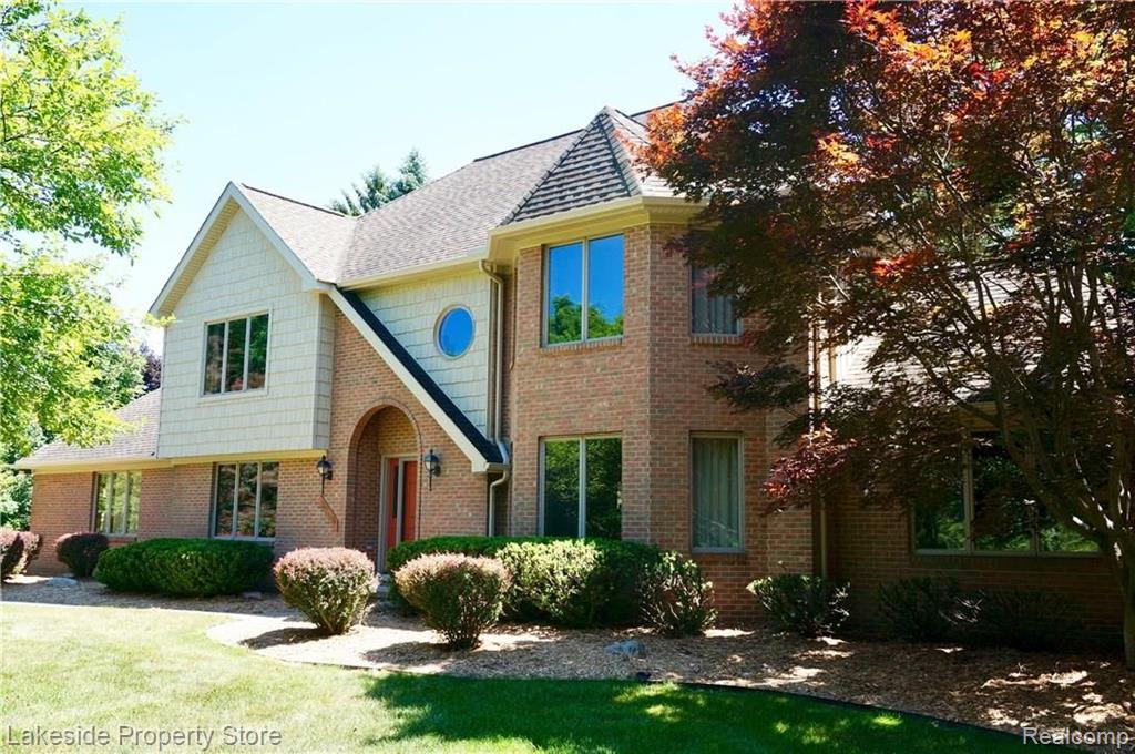 2869 West Avon Road Rochester Hills, MI 48309 - Photo 2 of 47