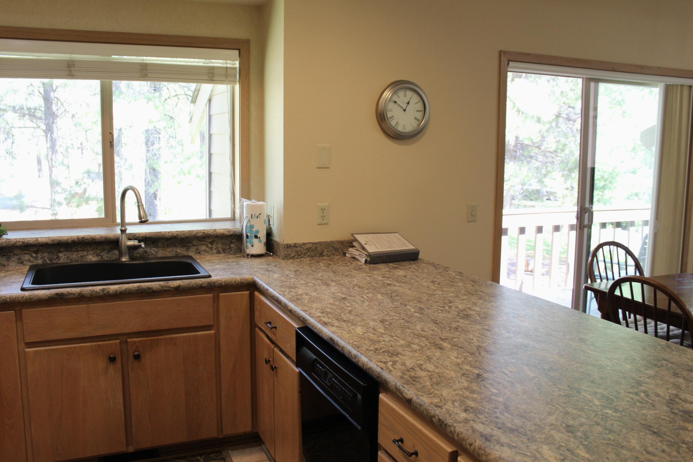 57327 Beaver Ridge Loop, Unit 6D2 Sunriver, OR 97707 - Photo 9 of 30 10-R6